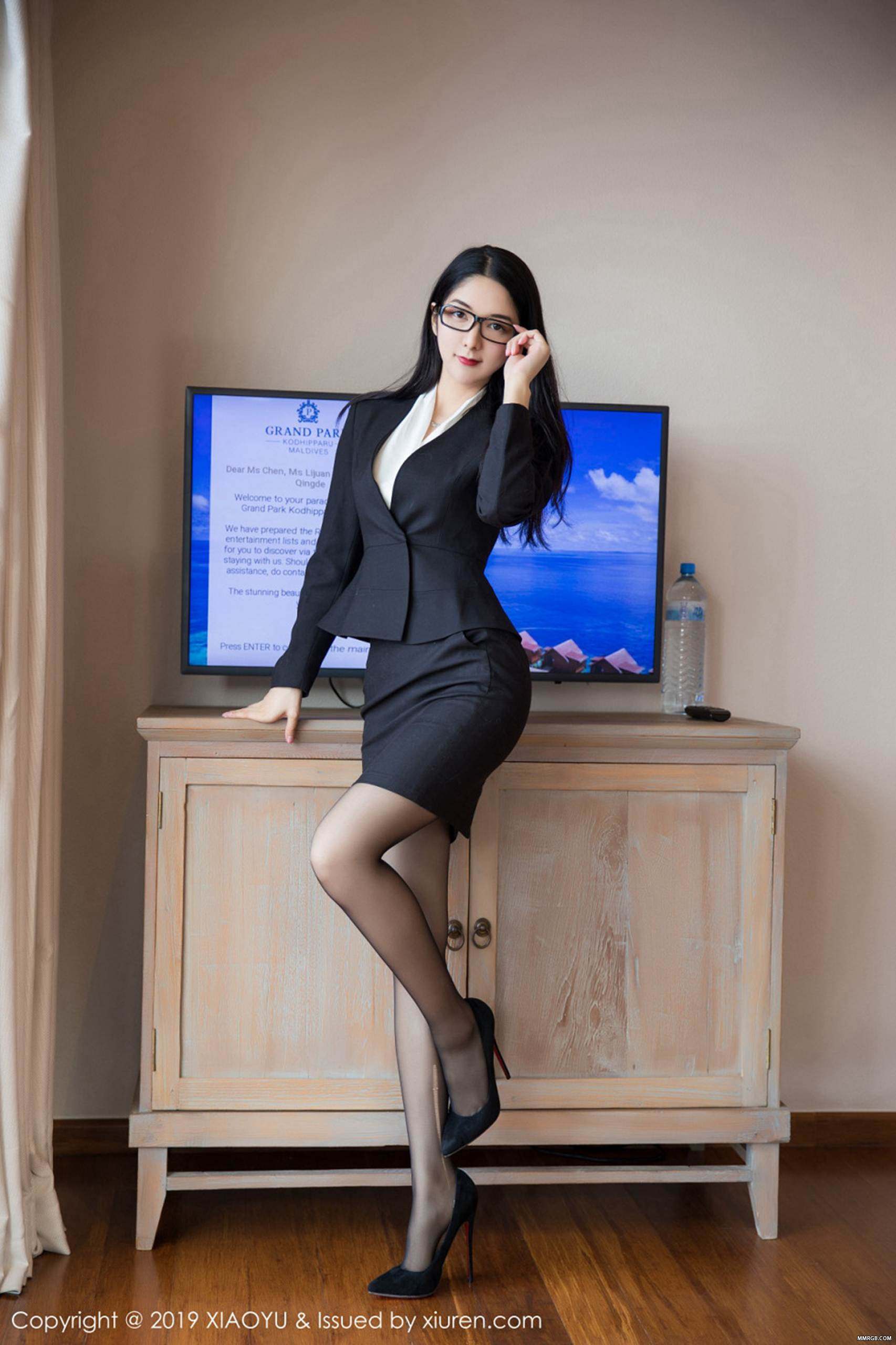 MMRGB.COM_XiaoYu语画界_2019.06.27_Vol.098_Angela喜欢猫_002.jpg