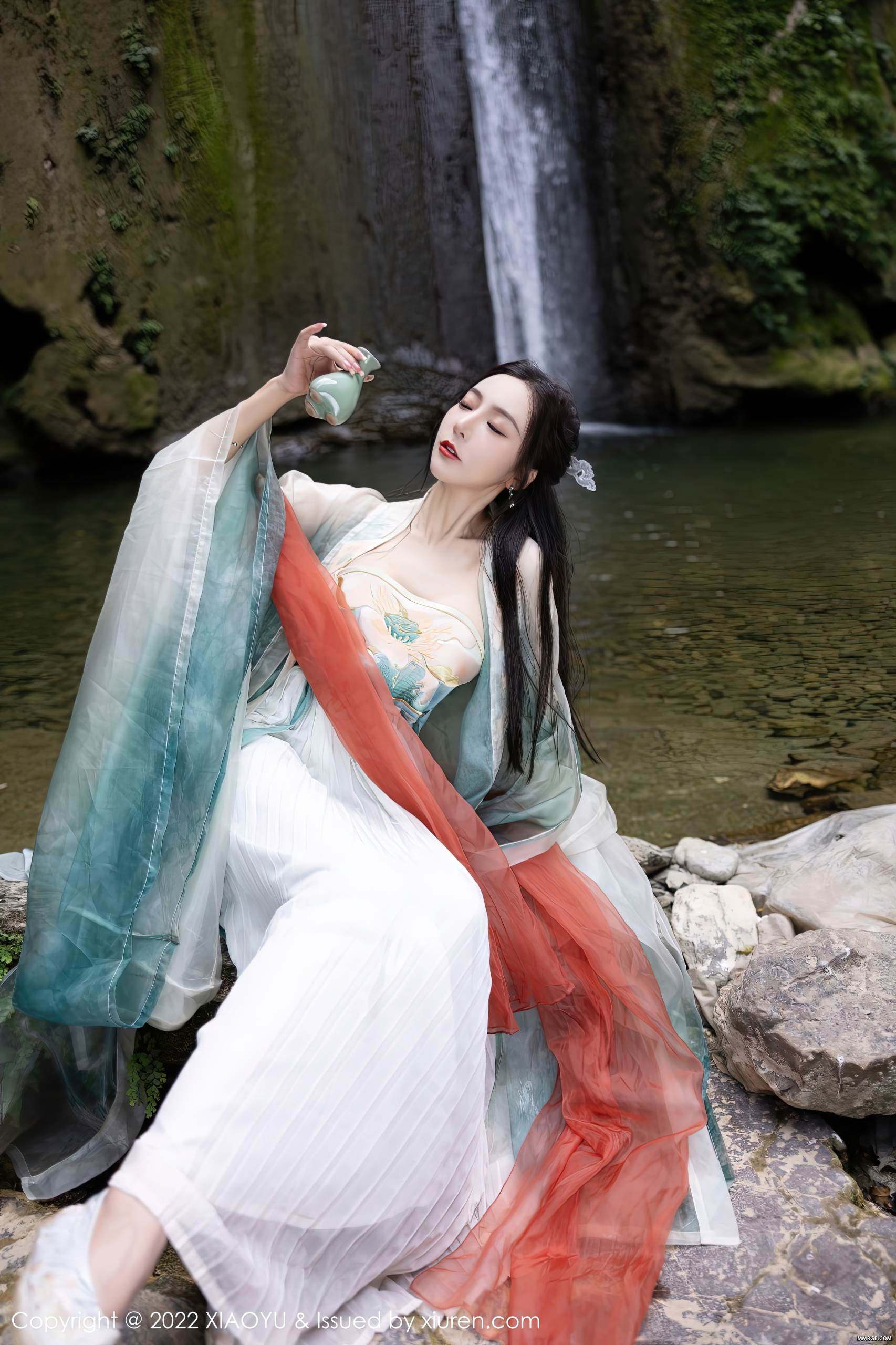 MMRGB.COM_XiaoYu语画界_2022.10.25_Vol.889_王馨瑶yanni_004.jpg