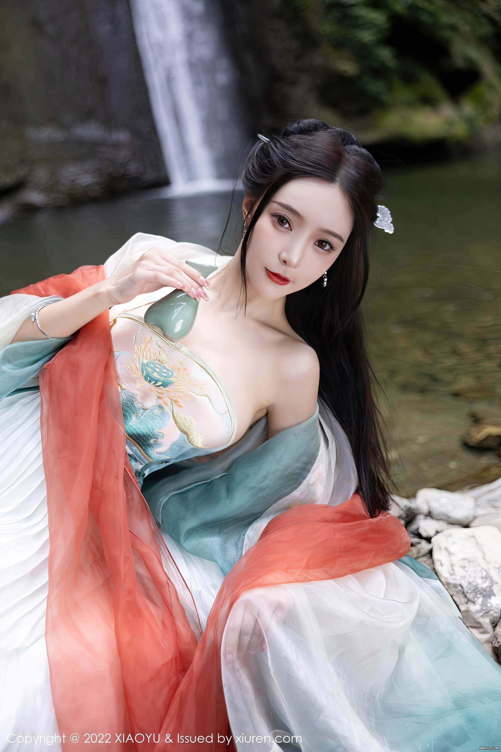 MMRGB.COM_XiaoYu语画界_2022.10.25_Vol.889_王馨瑶yanni_007.jpg