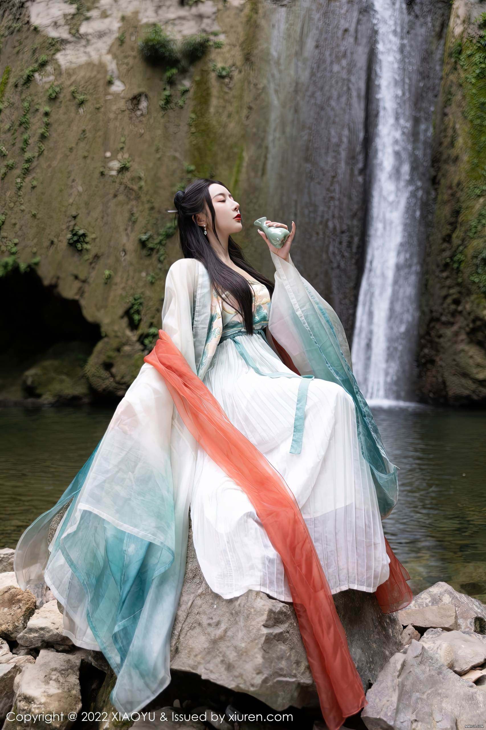 MMRGB.COM_XiaoYu语画界_2022.10.25_Vol.889_王馨瑶yanni_013.jpg