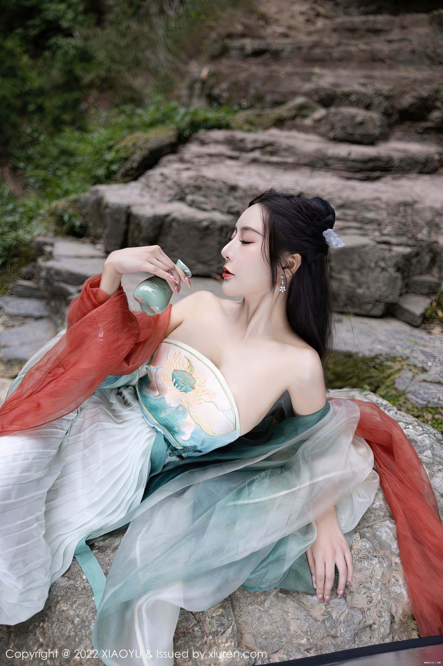 MMRGB.COM_XiaoYu语画界_2022.10.25_Vol.889_王馨瑶yanni_016.jpg