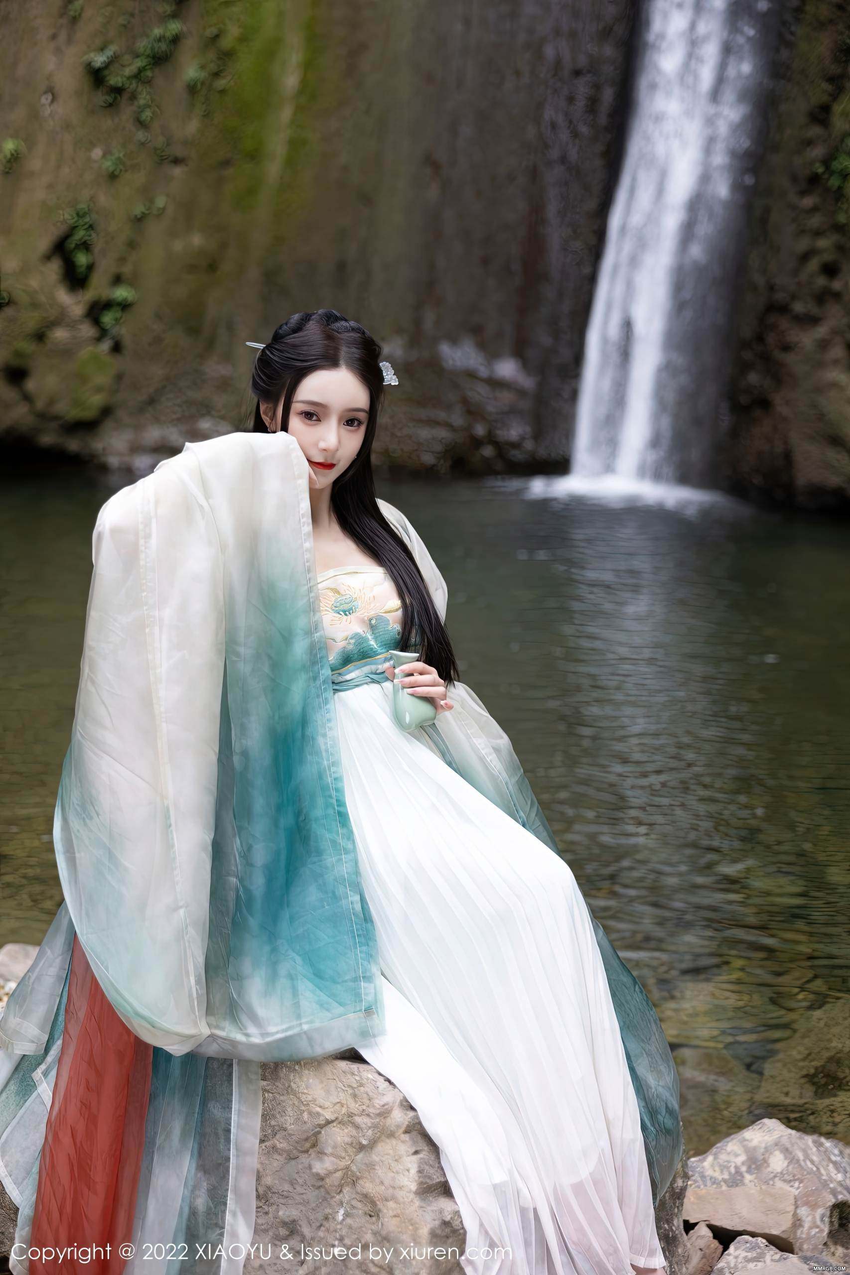 MMRGB.COM_XiaoYu语画界_2022.10.25_Vol.889_王馨瑶yanni_019.jpg