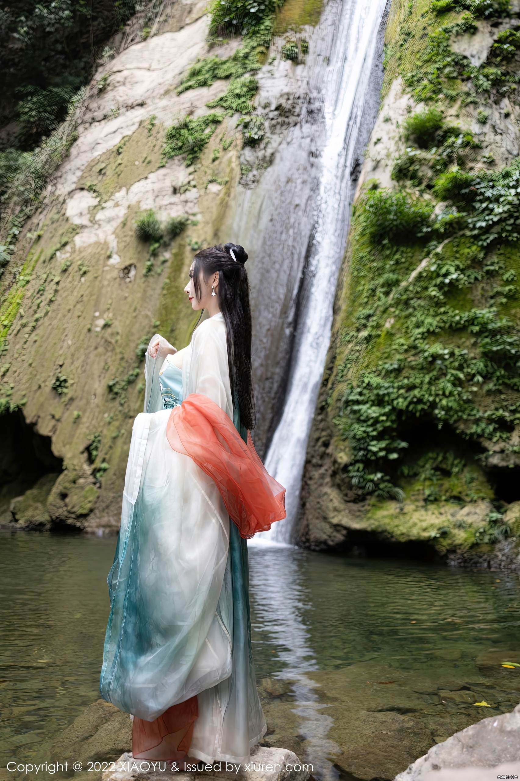 MMRGB.COM_XiaoYu语画界_2022.10.25_Vol.889_王馨瑶yanni_021.jpg